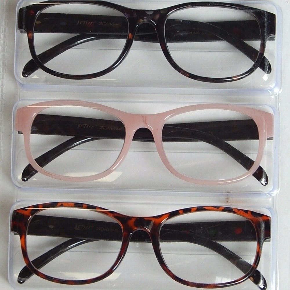 BETSEY JOHNSON READING GLASSES +2.50 NEW 3 PAIR